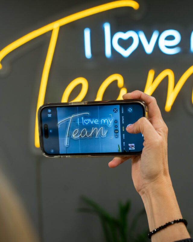 El corazón de tu trabajo brilla en 𝗧𝗘𝗔𝗠𝗪𝗢𝗥𝗞𝗦 💛

Hacé crecer tus ideas y las de tu equipo en los espacios nuestras sedes:

📍 𝗧𝗪 𝗦𝘂𝗶𝗽𝗮𝗰𝗵𝗮 𝟵𝟰𝟲, 𝗕𝘂𝗲𝗻𝗼𝘀 𝗔𝗶𝗿𝗲𝘀
📍 𝗧𝗪 𝗠𝗮𝗶𝗽𝘂́ 𝟵𝟯𝟵, 𝗕𝘂𝗲𝗻𝗼𝘀 𝗔𝗶𝗿𝗲𝘀
📍 𝗧𝗪 𝟮𝟱 𝗱𝗲 𝗠𝗮𝘆𝗼 𝟰𝟳𝟭, 𝗕𝘂𝗲𝗻𝗼𝘀 𝗔𝗶𝗿𝗲𝘀

#coworkingargentina #emprendedores #pyme #coworkers #pymesargentina #buenosaires #coworkingspace