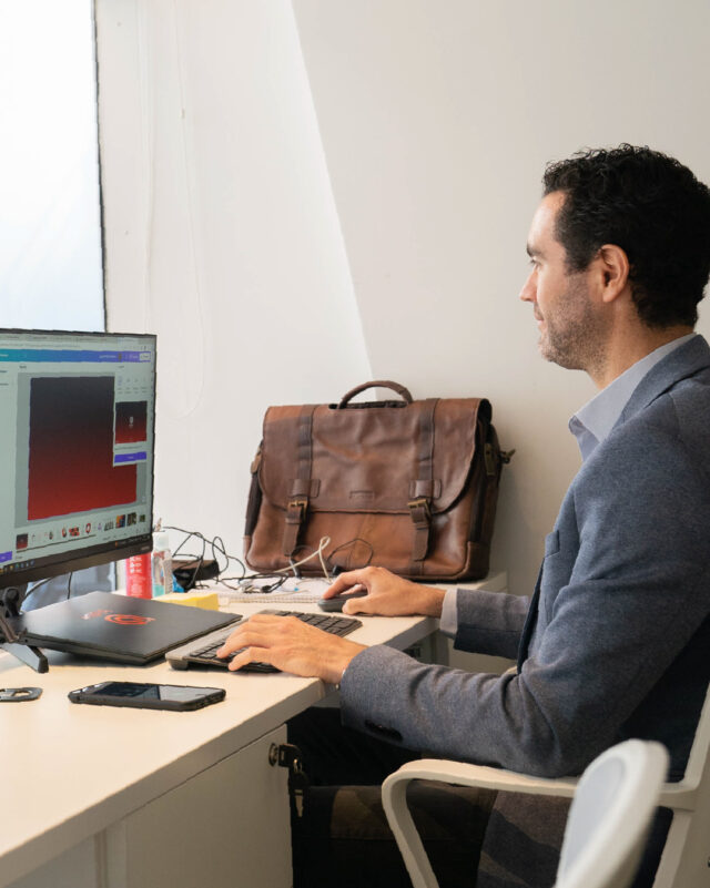 Encontrá la mayor productividad de tus jornadas en 𝗧𝗲𝗮𝗺𝘄𝗼𝗿𝗸𝘀 ⚡️

Elegí tu 𝗢𝗳𝗶𝗰𝗶𝗻𝗮 𝗣𝗿𝗶𝘃𝗮𝗱𝗮 con todos los servicios incluidos, completamente equipada y lista para usar 🙌🏻

www.teamworkscoworking.com

#coworkingargentina #emprendedores #pyme #coworkers #pymesargentina #buenosaires #coworkingspace